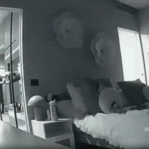 新葡京娱乐城在线-瓦尔迪和妻子曝光了去年被偷时的监控画面，几名窃贼均带有武器